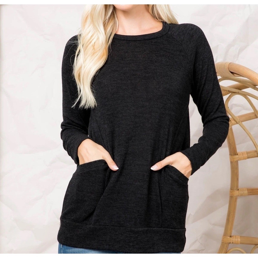 You & Me Tunic‎ Top Women Size Medium Black Raglan Long Sleeve Pocket Knit